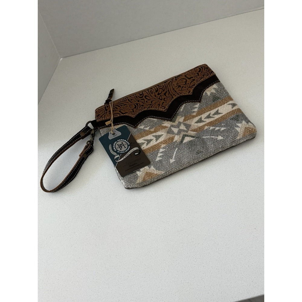 Hopofly Wristlet Bag Purse Western Tooled Leather‎ Aztec Fabric New With Tag